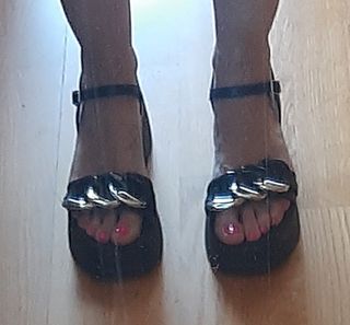 Sandalias Wonders negras plataforma