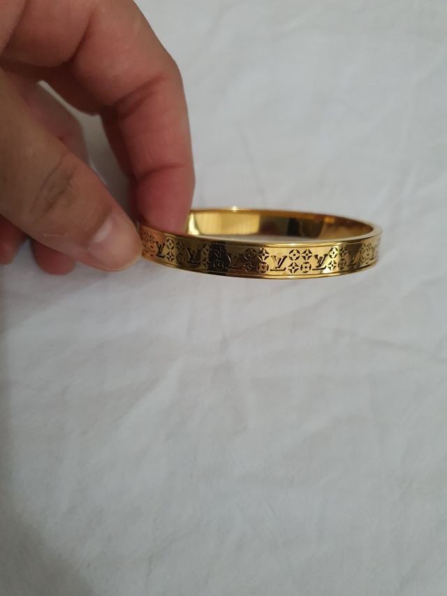 Brazalete dorado inoxidable