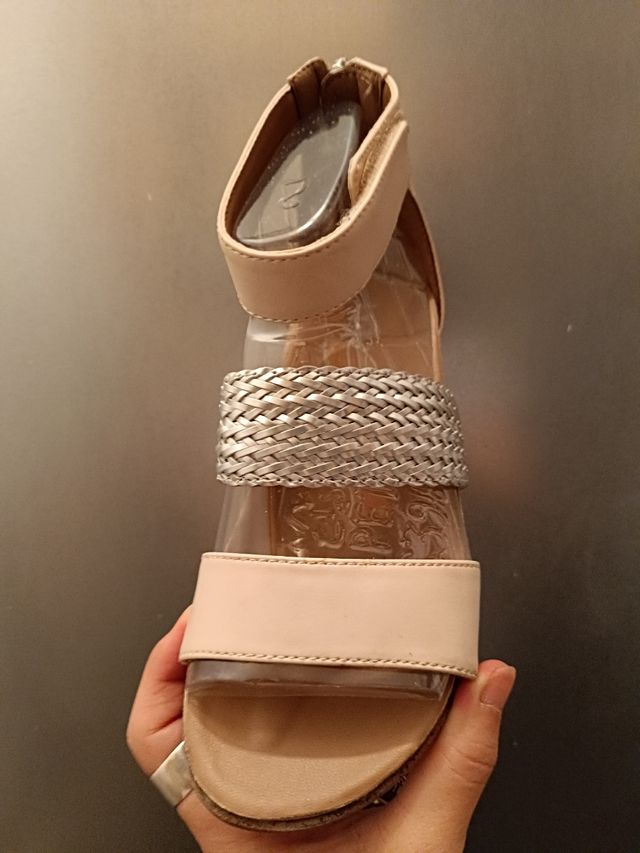 Sandalias UGG beige-plata