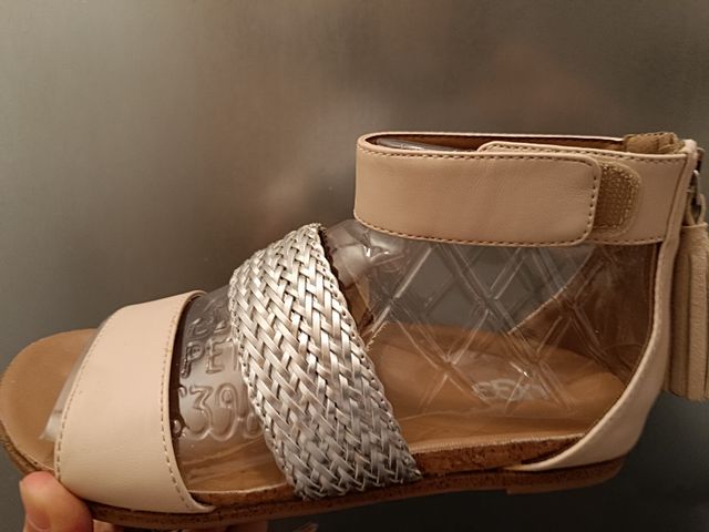 Sandalias UGG beige-plata