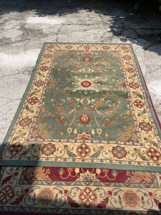 Alfombras acrílicas verde y roja 