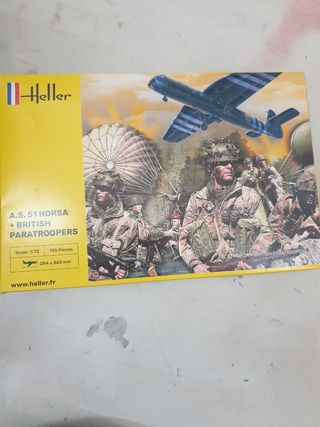 Maqueta Heller A.S.51 HorSa + paracaidistas britán