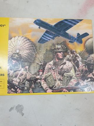 Maqueta Heller A.S.51 HorSa + paracaidistas britán
