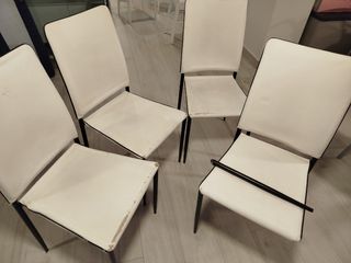 4 Sillas Comedor Blancas con Patas Negras. 