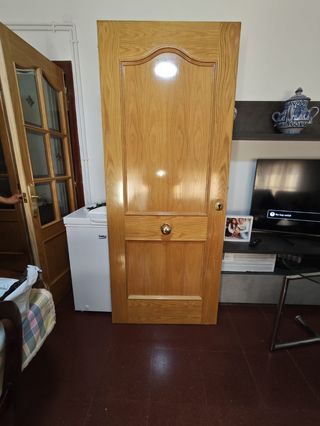 Puerta madera maciza