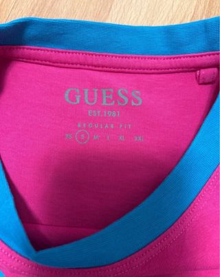 Camiseta Guess de chico rosa talla S
