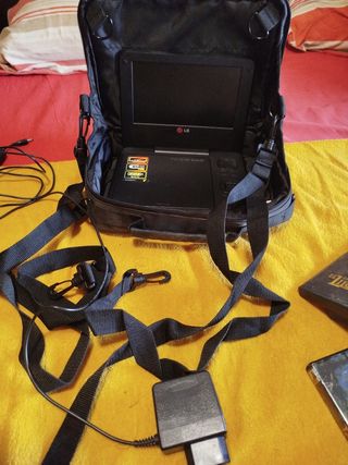 DVD Portátil LG + 13 Películas dibujos animados