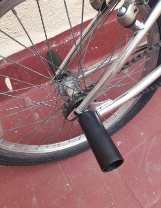 BMX con cuadro de acero, acabado
cromado.