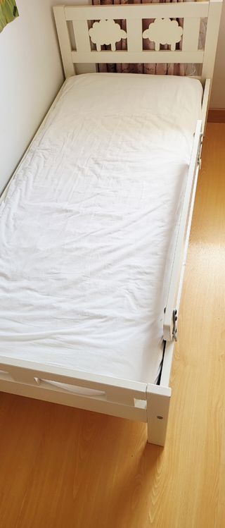 Cama infantil blanca c/barrera