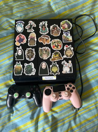 PS4 (PlayStation 4) + 2 mandos