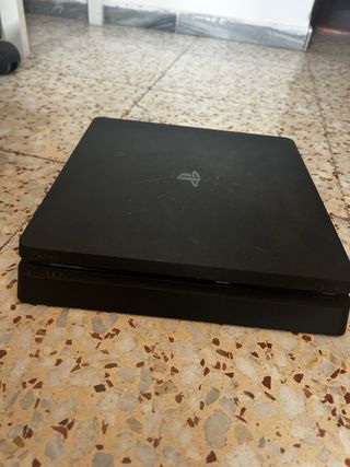 PS4 (PlayStation 4) negra