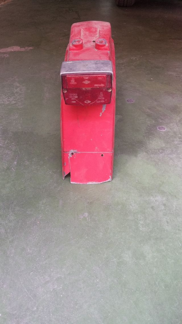Faro trasero(freno)y guardabarros Derbi Variant