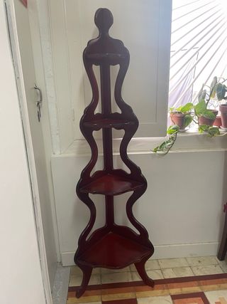 Estantería esquineras de madera,