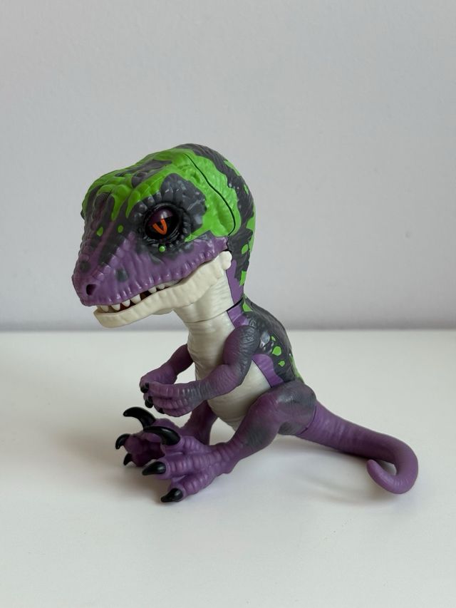 Fingerlings Velociraptor - Dino Interactivo