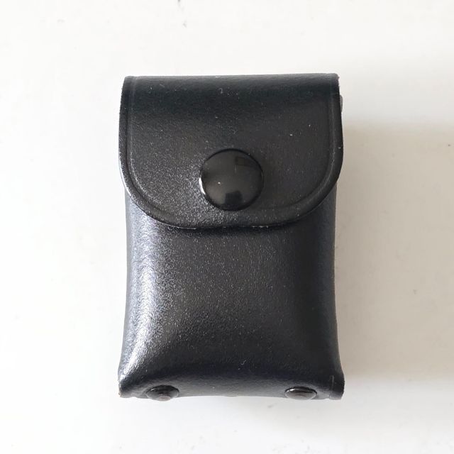 Funda negra para cinturón