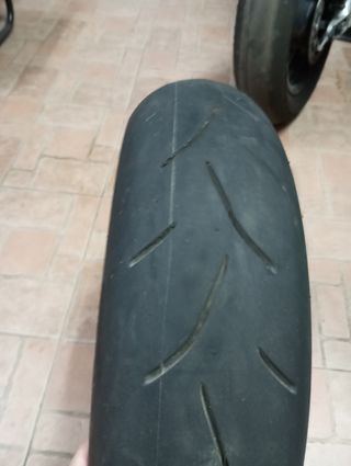 Neumático Bridgestone scooter y pitbike Competició
