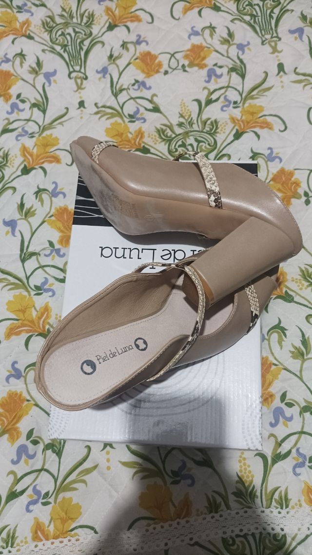 Sandalias Piel de Luna beige