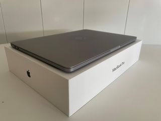 MacBook Pro Retina 13” (2019) - 16 GB RAM, 256 SSD