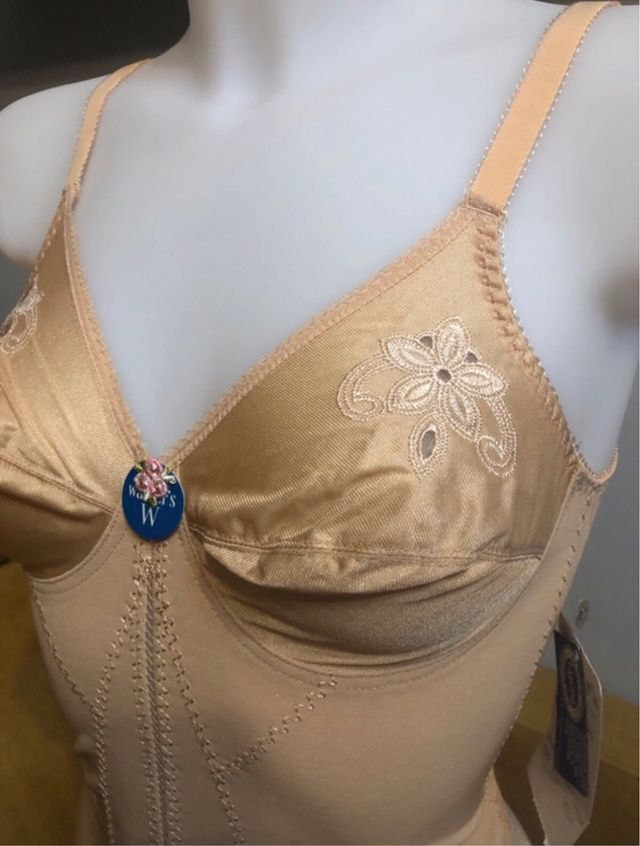 Faja moldeadora vintage beige