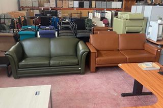 Tapicero variedad de telas coleres y texturas