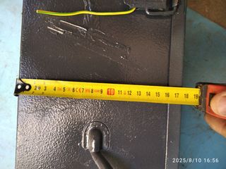 Scatola in metallo, cassetto, baule.