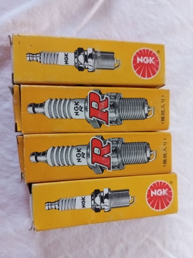 4 Candele NGK BPR8ES 3923