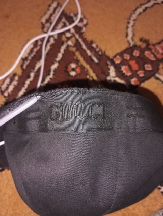 Gorra Gucci negra y plata