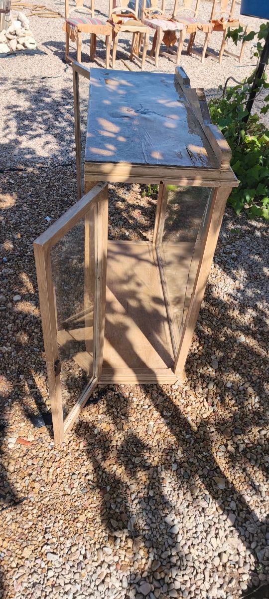 Conjunto aparador vitrina, mesa extensible 6 silla