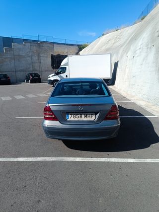 Mercedes-Benz Clase C 2004