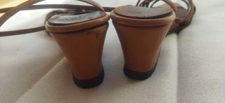 Sandalias cuña marrón piel