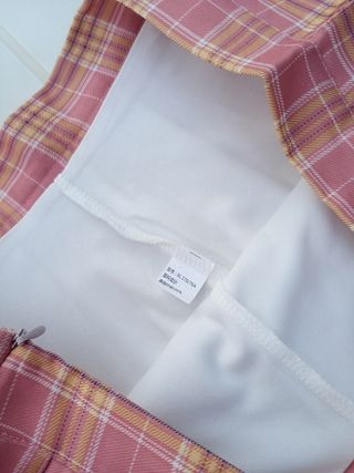 Minifalda plisada rosa, MEDIDAS  CINTURA 78 Cm.