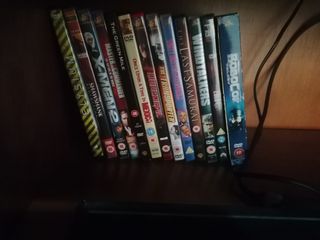 Reproductor DVD Toshiba -  y 13 películas