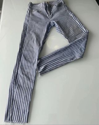 Pantalones pitillo rayas azul blanco