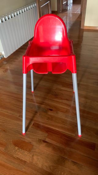 Trona roja infantil