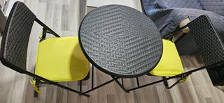 Mesa plegable + 2 sillas jardín