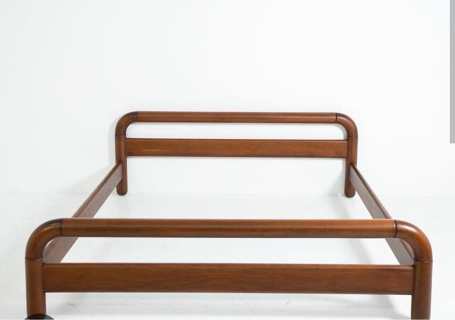 Struttura letto in legn marrone