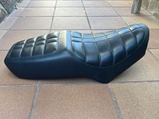 Sillín y tubo de escape Yamaha 250cc