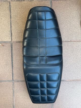 Sillín y tubo de escape Yamaha 250cc