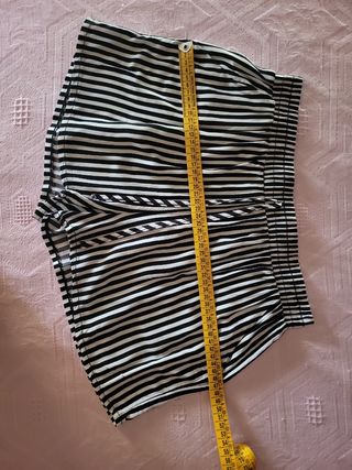 Bermudas rayas blanco-negro