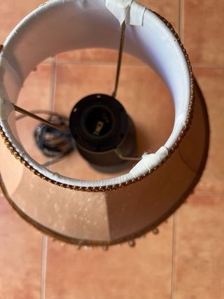 Lampara sobremesa mimbre beige