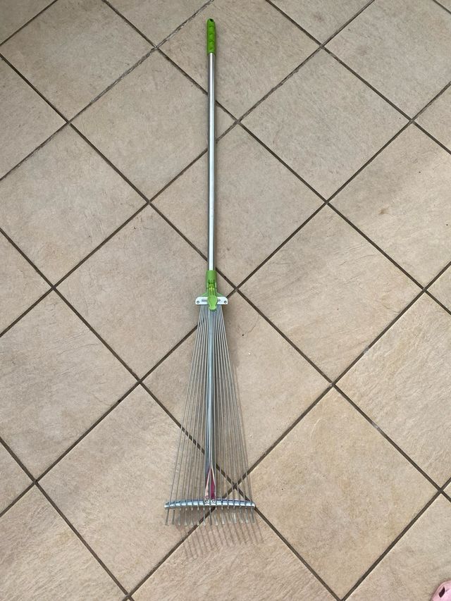 Rastrello foglie metallo leggero