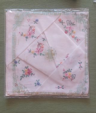 6 pañuelos bordados: Flores