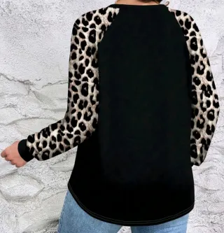 Camiseta negra| leopardo manga larga