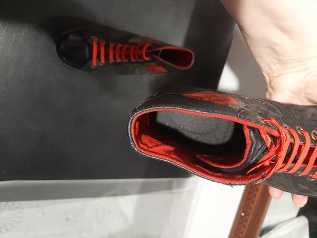 Bambasniña - negras con deles rojos