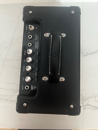 Blackstar HT-1R Amplificador