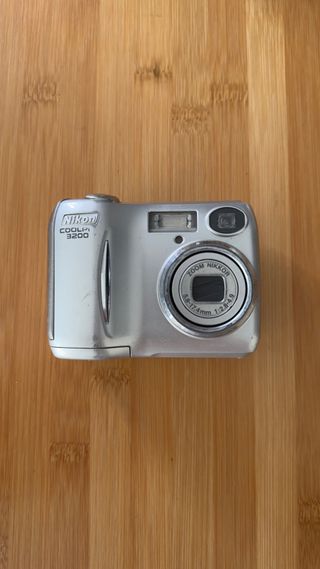 Nikon Coolpix 3200 - Cámara compacta