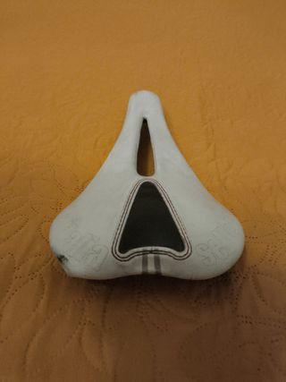 Sella bici Selle Italia carbonio usata