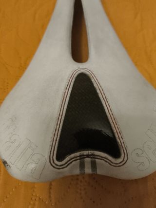 Sella bici Selle Italia carbonio usata