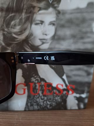Gafas sol Guess - Negras