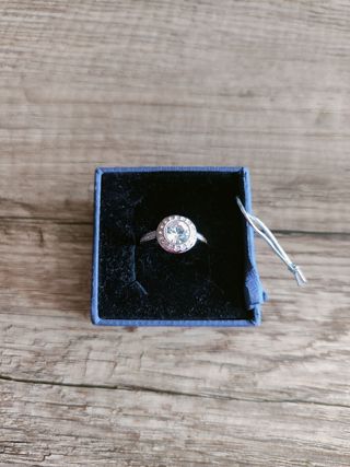 Anillo Swarovski cristal blanco y plateado